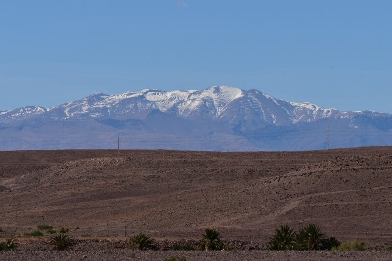 Vista panorámica de las montañas del Alto Atlas, un destino impresionante que ver en Marruecos en 7 días.