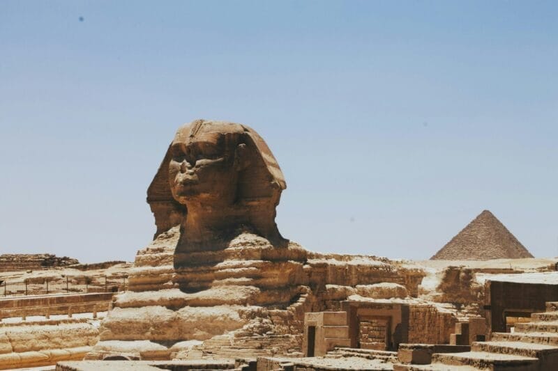 La imponente Esfinge en Giza, un imperdible en un viaje de 7 días por Egipto.