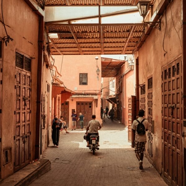 La Medina y sus zocos, esencia de qué ver en Marrakech