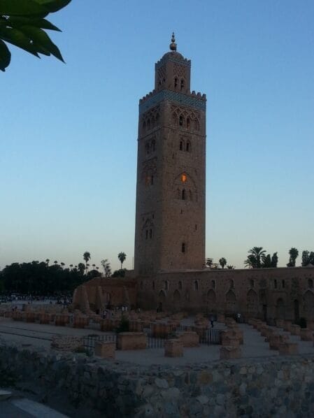 La Mezquita Koutoubia en Marrakech, destacada entre los lugares que ver en Marruecos en 7, 4 o 3 días.