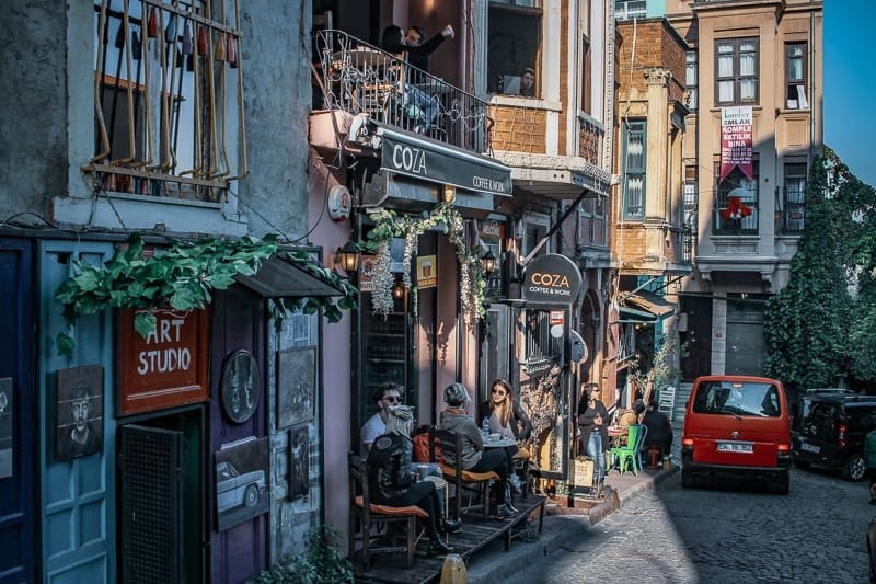 Las coloridas calles del barrio de Balat, algo único que ver en Estambul