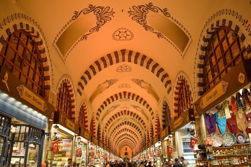 El Gran Bazar, un mercado vibrante y lleno de historia que ver en Estambul