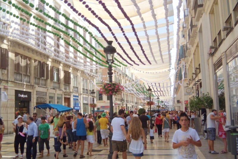 Calle Larios en el centro de Málaga , uno de los lugares para visitar