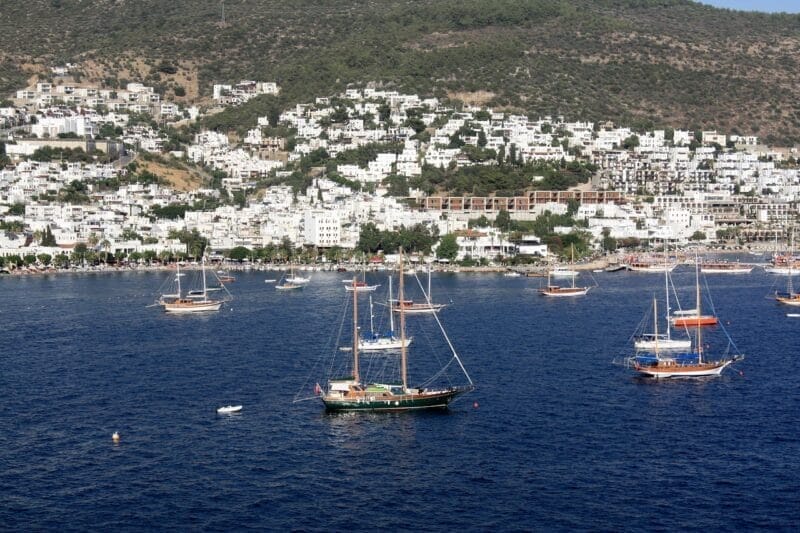 El puerto de Bodrum, un atractivo en la costa de Turquía