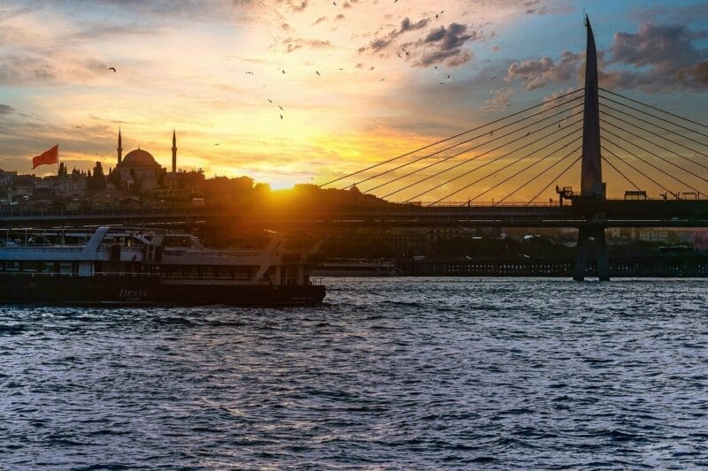 Crucero por el Bósforo, una experiencia panorámica que ver en Estambul